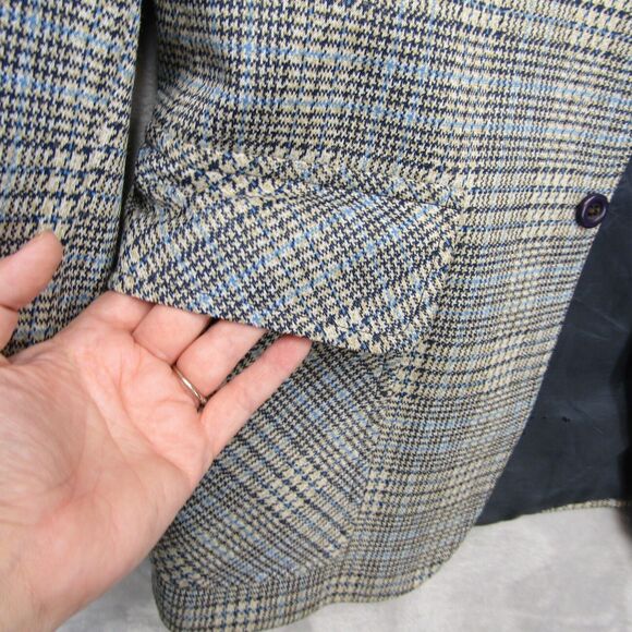 Men's Classic Checkered Blazer - Picture 10 of 11